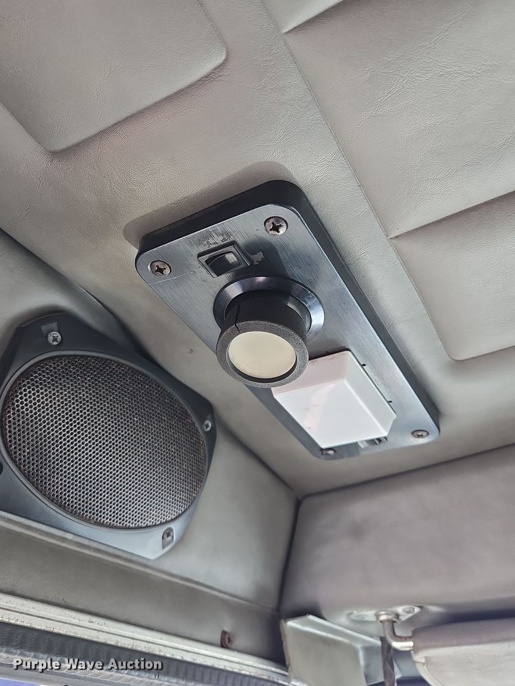 image for item EQ3911 2001 Peterbilt 379 semi truck