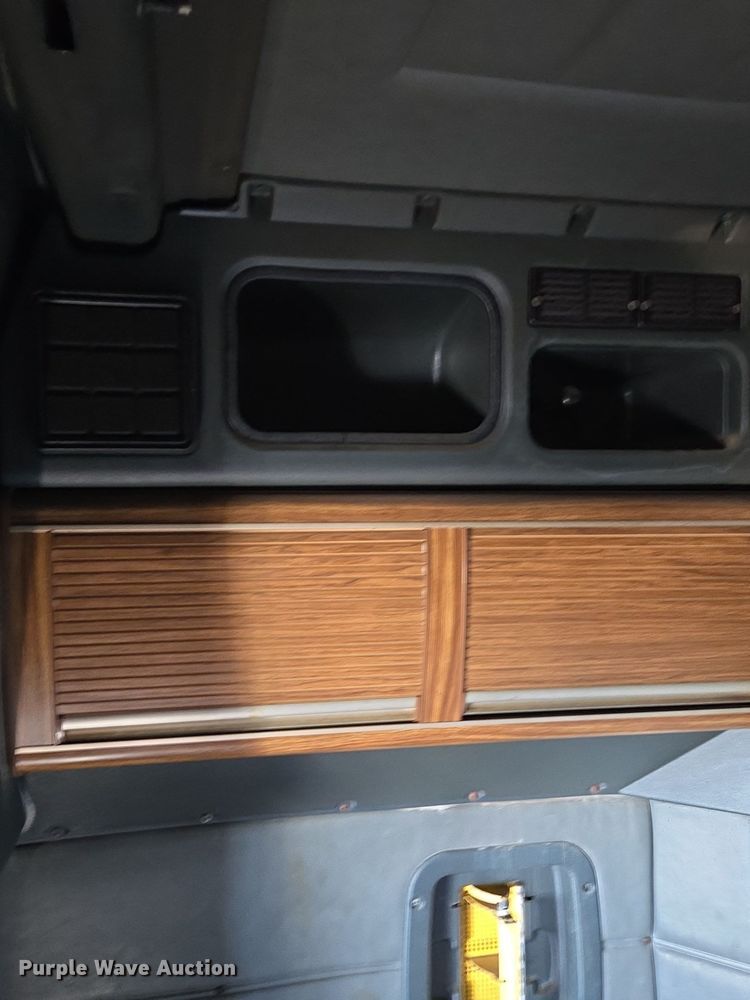 image for item EQ3911 2001 Peterbilt 379 semi truck