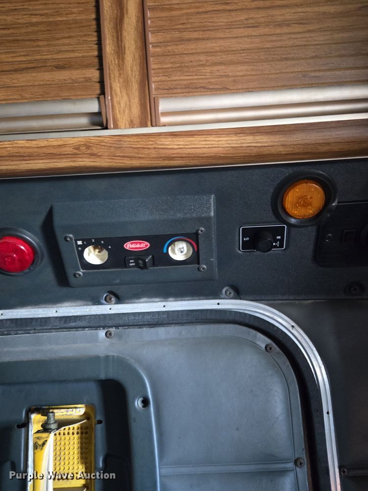 image for item EQ3911 2001 Peterbilt 379 semi truck