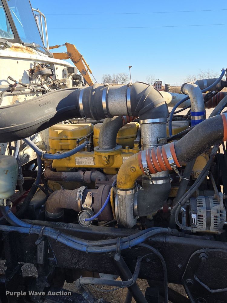 image for item EQ3911 2001 Peterbilt 379 semi truck