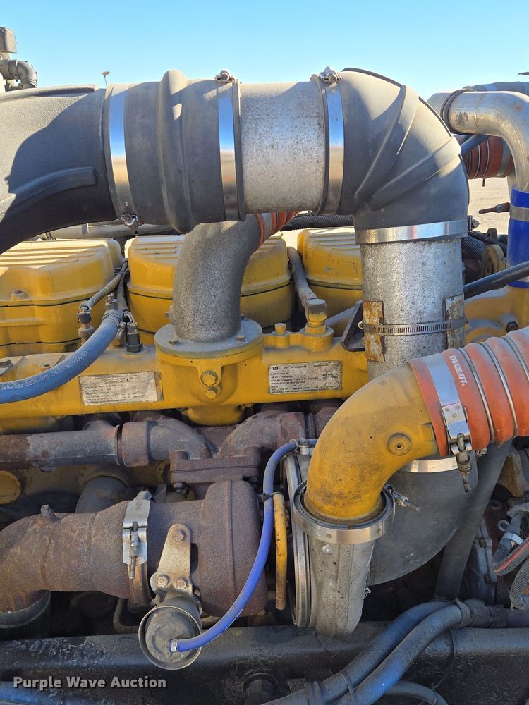 image for item EQ3911 2001 Peterbilt 379 semi truck