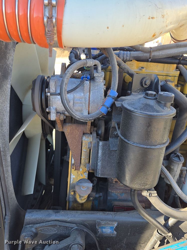 image for item EQ3911 2001 Peterbilt 379 semi truck