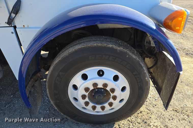 image for item EQ3911 2001 Peterbilt 379 semi truck