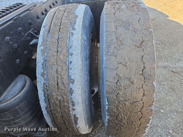 image for item EQ3911 2001 Peterbilt 379 semi truck