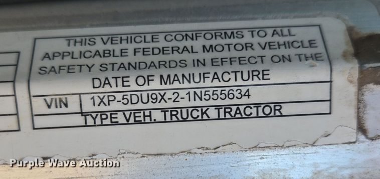 image for item EQ3911 2001 Peterbilt 379 semi truck