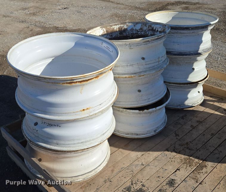 image for item EQ3914 (18) 22.5 steel wheels 