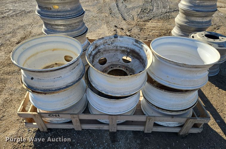 image for item EQ3914 (18) 22.5 steel wheels 