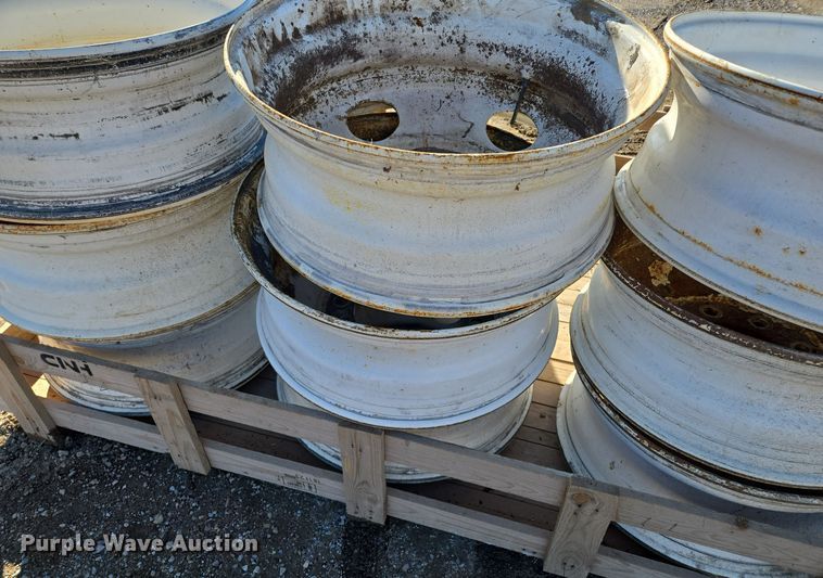 image for item EQ3914 (18) 22.5 steel wheels 