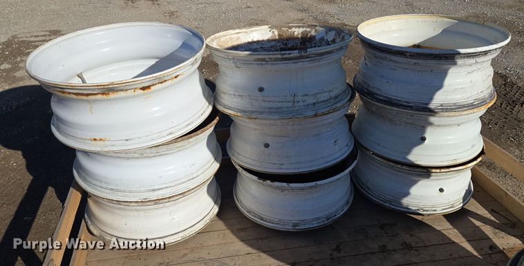 image for item EQ3914 (18) 22.5 steel wheels 