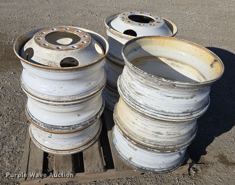 image for item EQ3914 (18) 22.5 steel wheels 