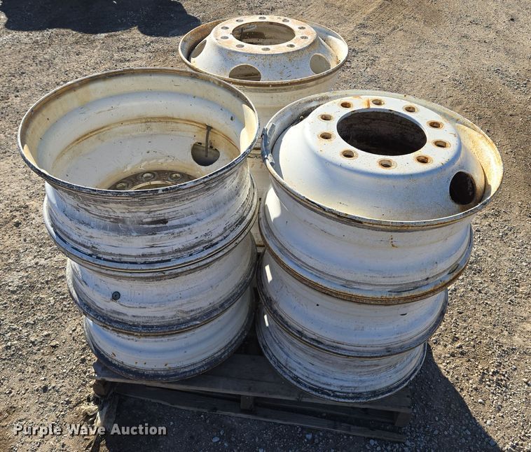 image for item EQ3914 (18) 22.5 steel wheels 