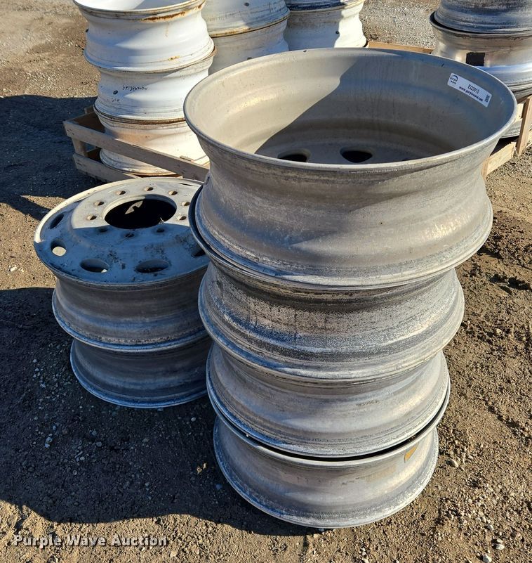 image for item EQ3915 (6) 24.5 wheels 