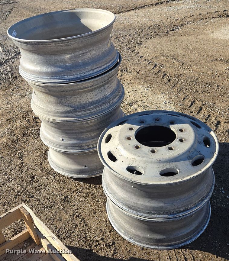 image for item EQ3915 (6) 24.5 wheels 