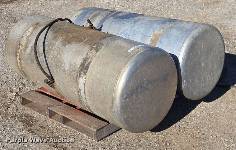 image for item EQ3919 (2) fuel tanks 