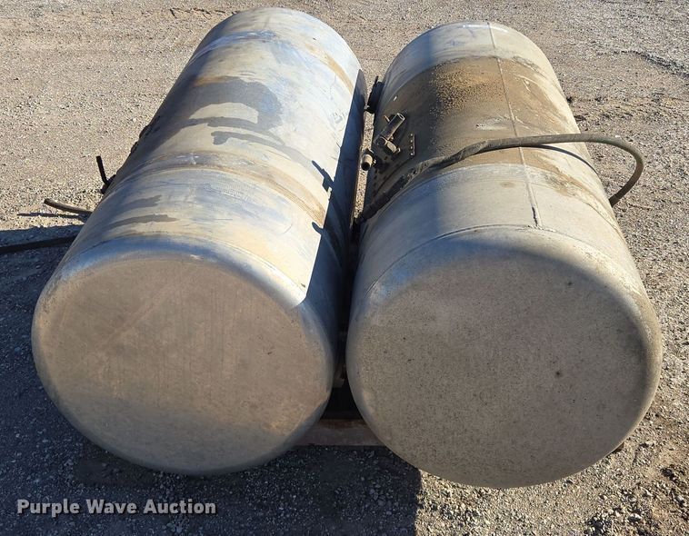 image for item EQ3919 (2) fuel tanks 