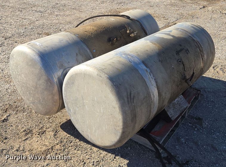 image for item EQ3919 (2) fuel tanks 