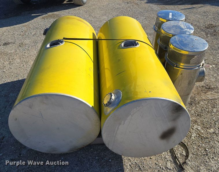 image for item EQ3920 Truck parts