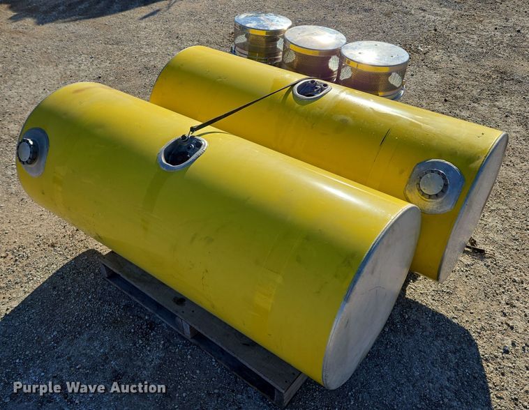 image for item EQ3920 Truck parts