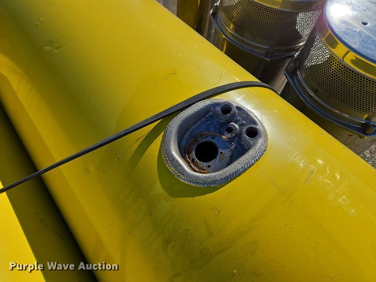 image for item EQ3920 Truck parts