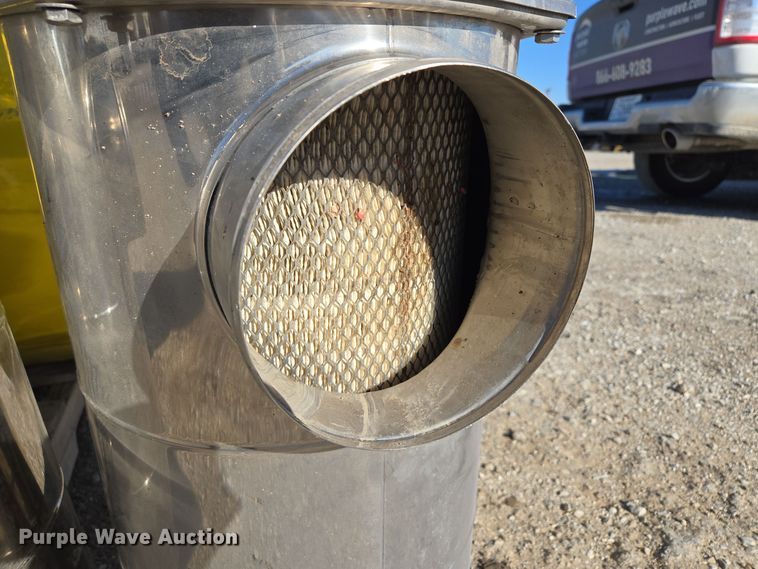 image for item EQ3920 Truck parts