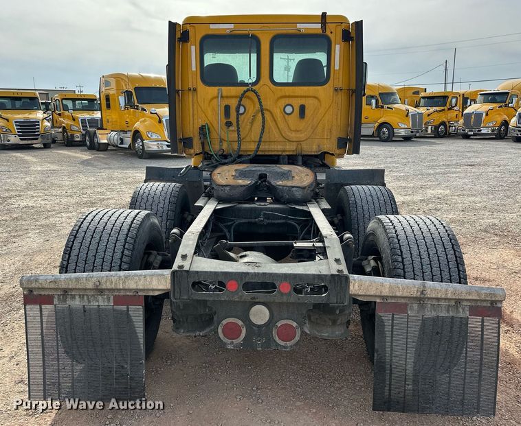 image for item ER4857 2018 Freightliner Cascadia 125 semi truck