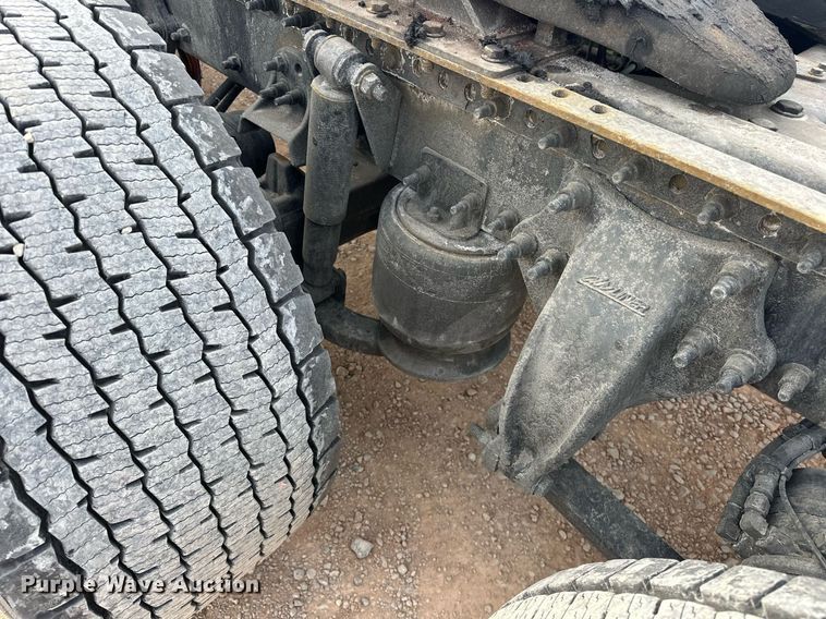 image for item ER4857 2018 Freightliner Cascadia 125 semi truck