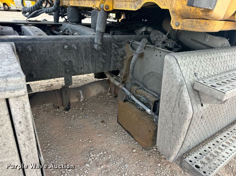 image for item ER4857 2018 Freightliner Cascadia 125 semi truck