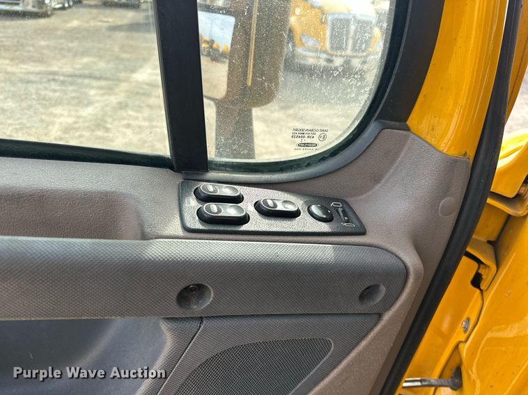 image for item ER4857 2018 Freightliner Cascadia 125 semi truck