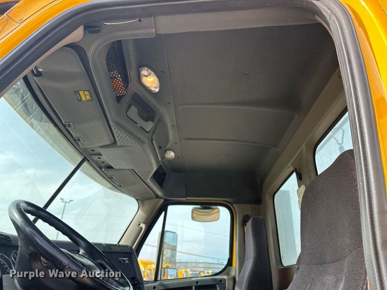 image for item ER4857 2018 Freightliner Cascadia 125 semi truck