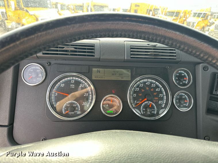 image for item ER4857 2018 Freightliner Cascadia 125 semi truck