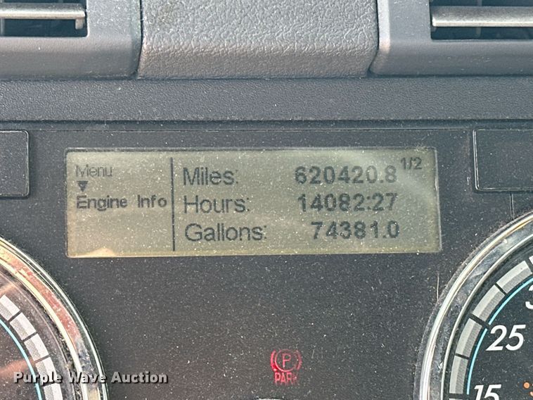 image for item ER4857 2018 Freightliner Cascadia 125 semi truck