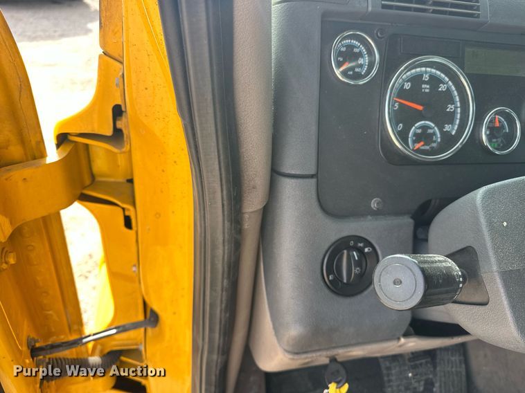 image for item ER4857 2018 Freightliner Cascadia 125 semi truck