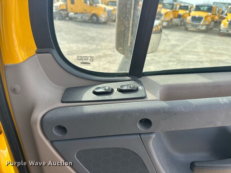 image for item ER4857 2018 Freightliner Cascadia 125 semi truck