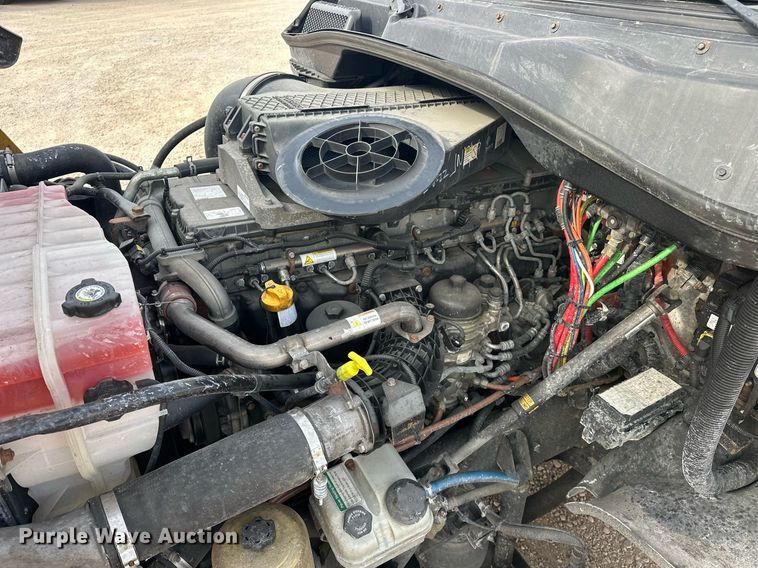 image for item ER4857 2018 Freightliner Cascadia 125 semi truck