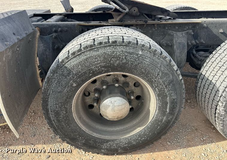 image for item ER4857 2018 Freightliner Cascadia 125 semi truck