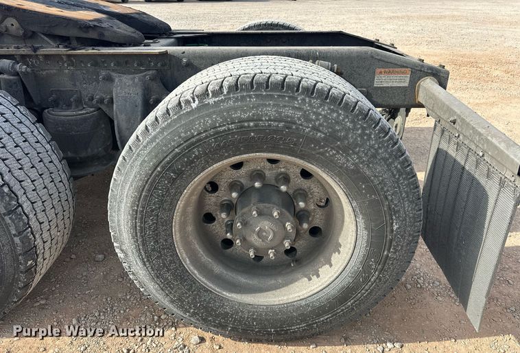 image for item ER4857 2018 Freightliner Cascadia 125 semi truck