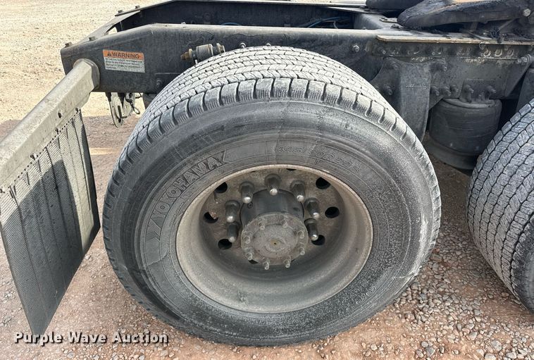 image for item ER4857 2018 Freightliner Cascadia 125 semi truck