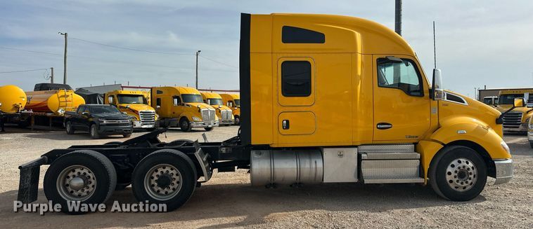 image for item ER4858 2021 Kenworth T680 semi truck