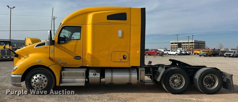 image for item ER4858 2021 Kenworth T680 semi truck