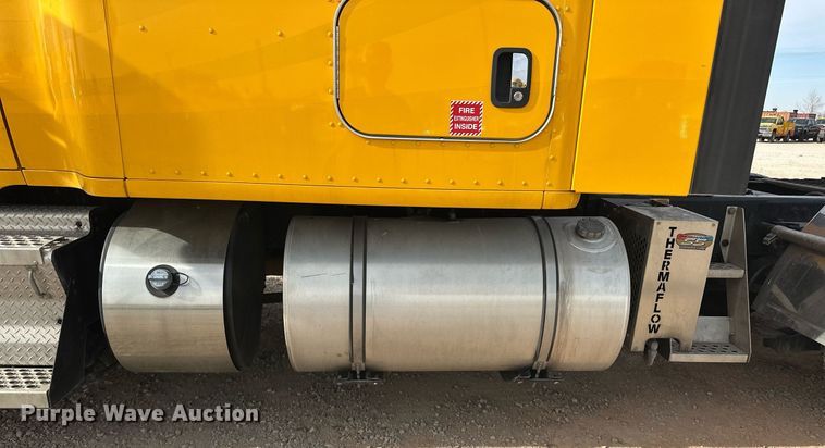 image for item ER4858 2021 Kenworth T680 semi truck