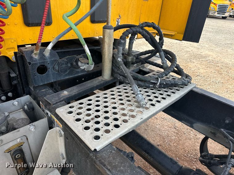 image for item ER4858 2021 Kenworth T680 semi truck