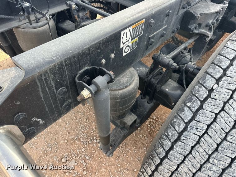 image for item ER4858 2021 Kenworth T680 semi truck