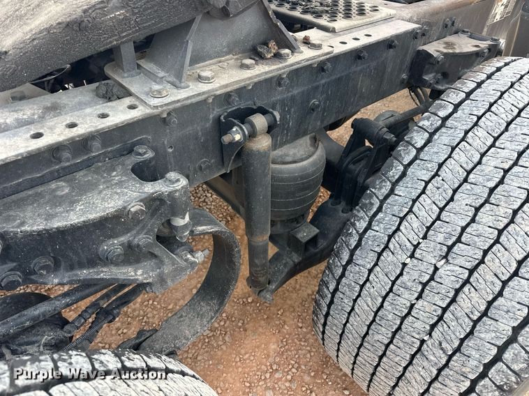 image for item ER4858 2021 Kenworth T680 semi truck