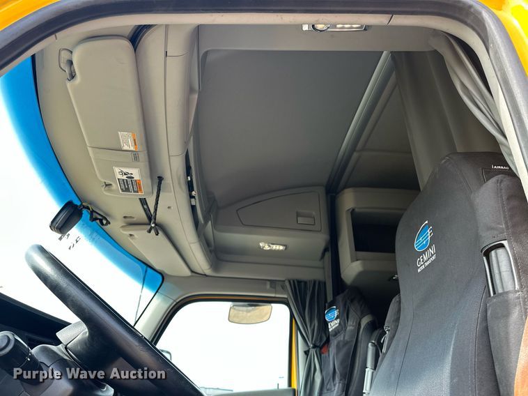 image for item ER4858 2021 Kenworth T680 semi truck