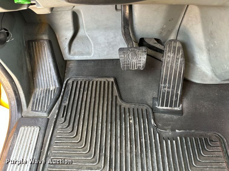 image for item ER4858 2021 Kenworth T680 semi truck