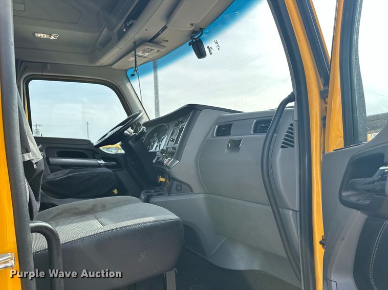 image for item ER4858 2021 Kenworth T680 semi truck