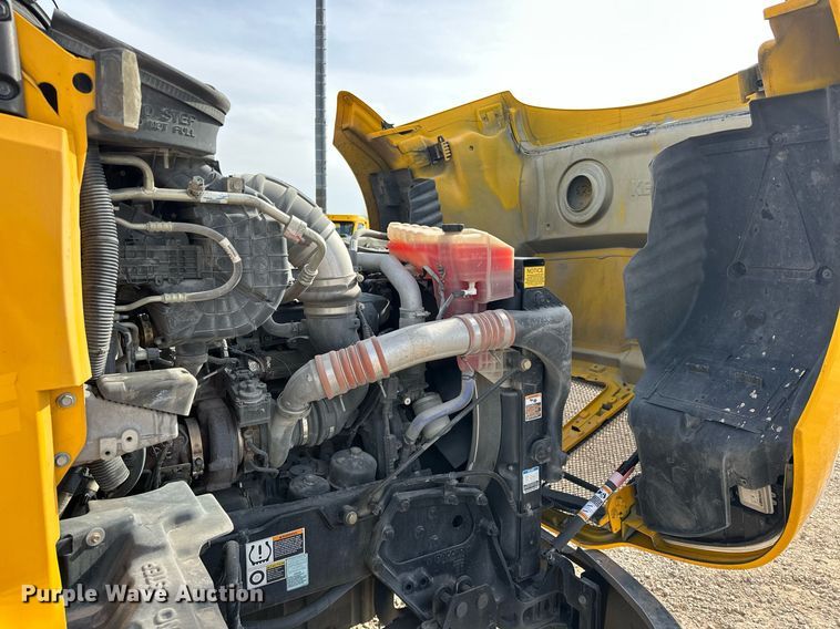 image for item ER4858 2021 Kenworth T680 semi truck