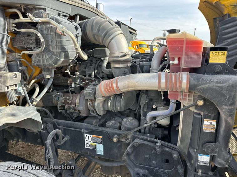 image for item ER4858 2021 Kenworth T680 semi truck