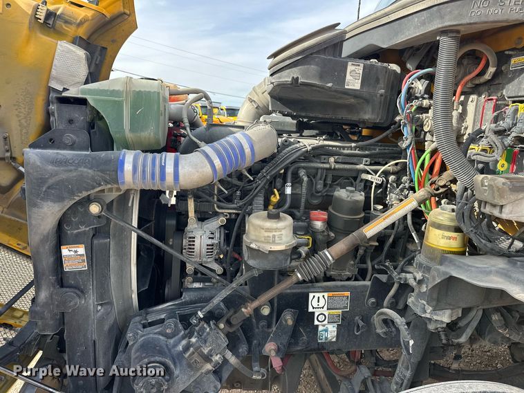 image for item ER4858 2021 Kenworth T680 semi truck