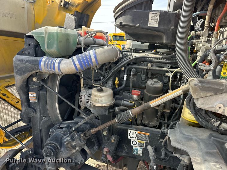 image for item ER4858 2021 Kenworth T680 semi truck